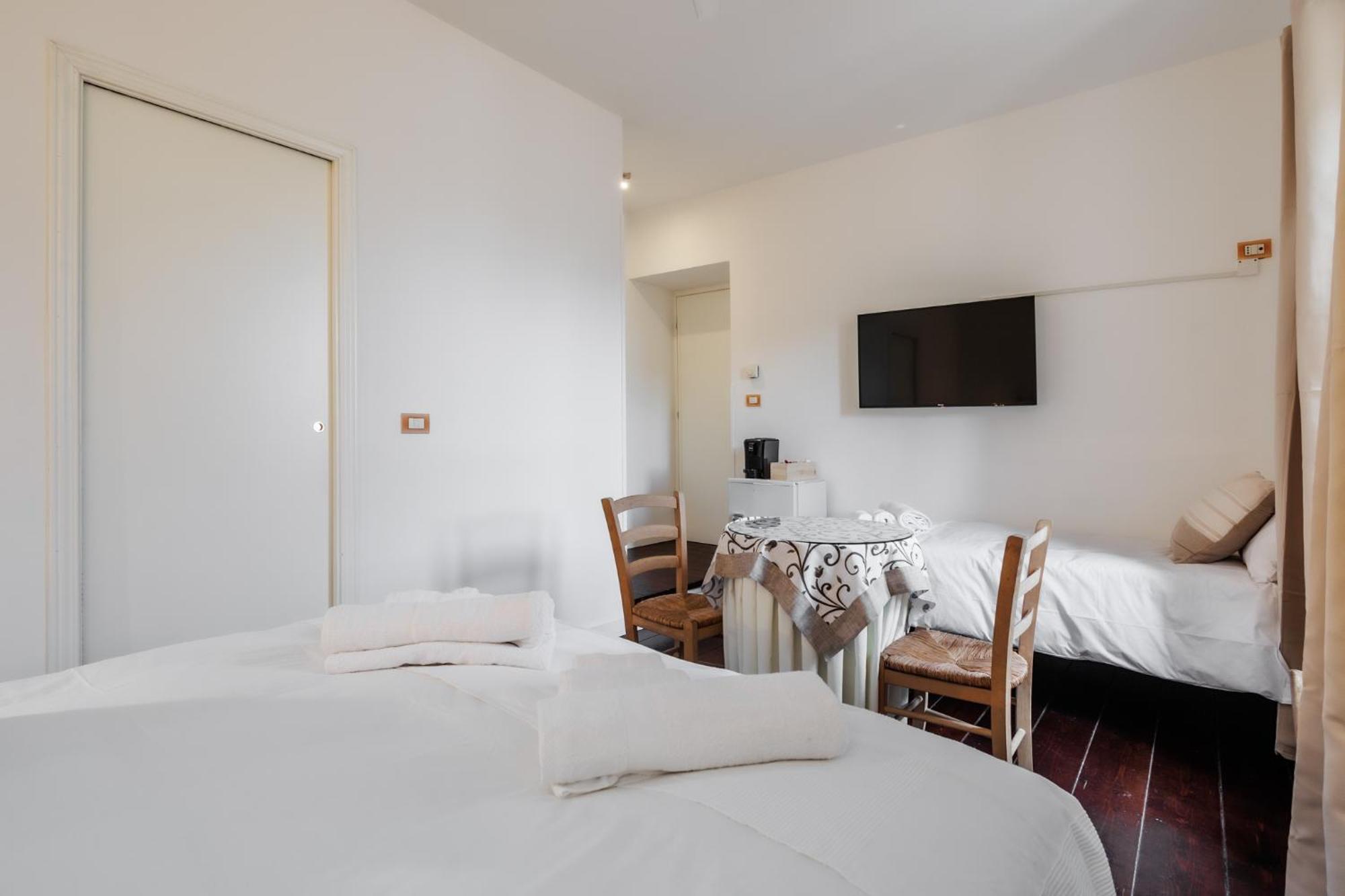 Bed and Breakfast La Torretta Tuscania Exterior foto